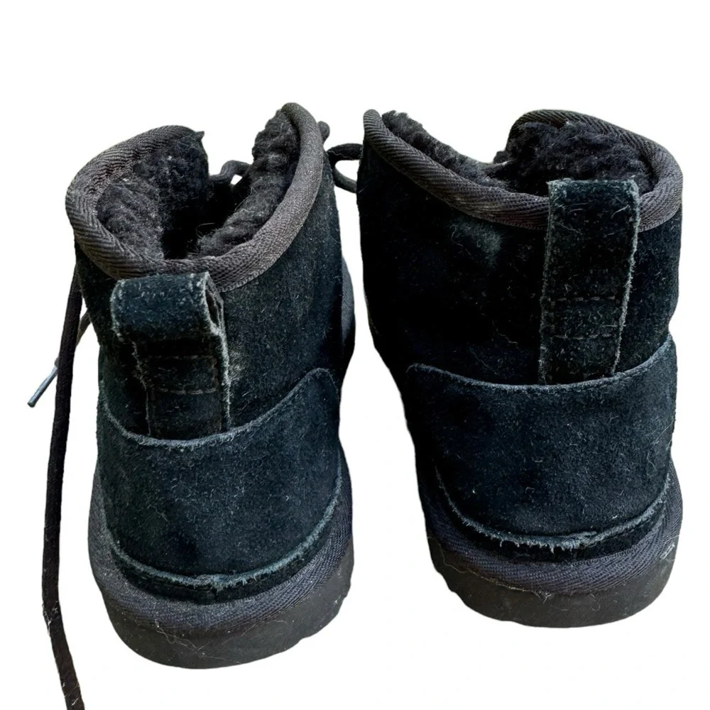 Ugg Black Suede Lined Lace Up Neumel II Boots Youth Size 4 Shoes 1017320K